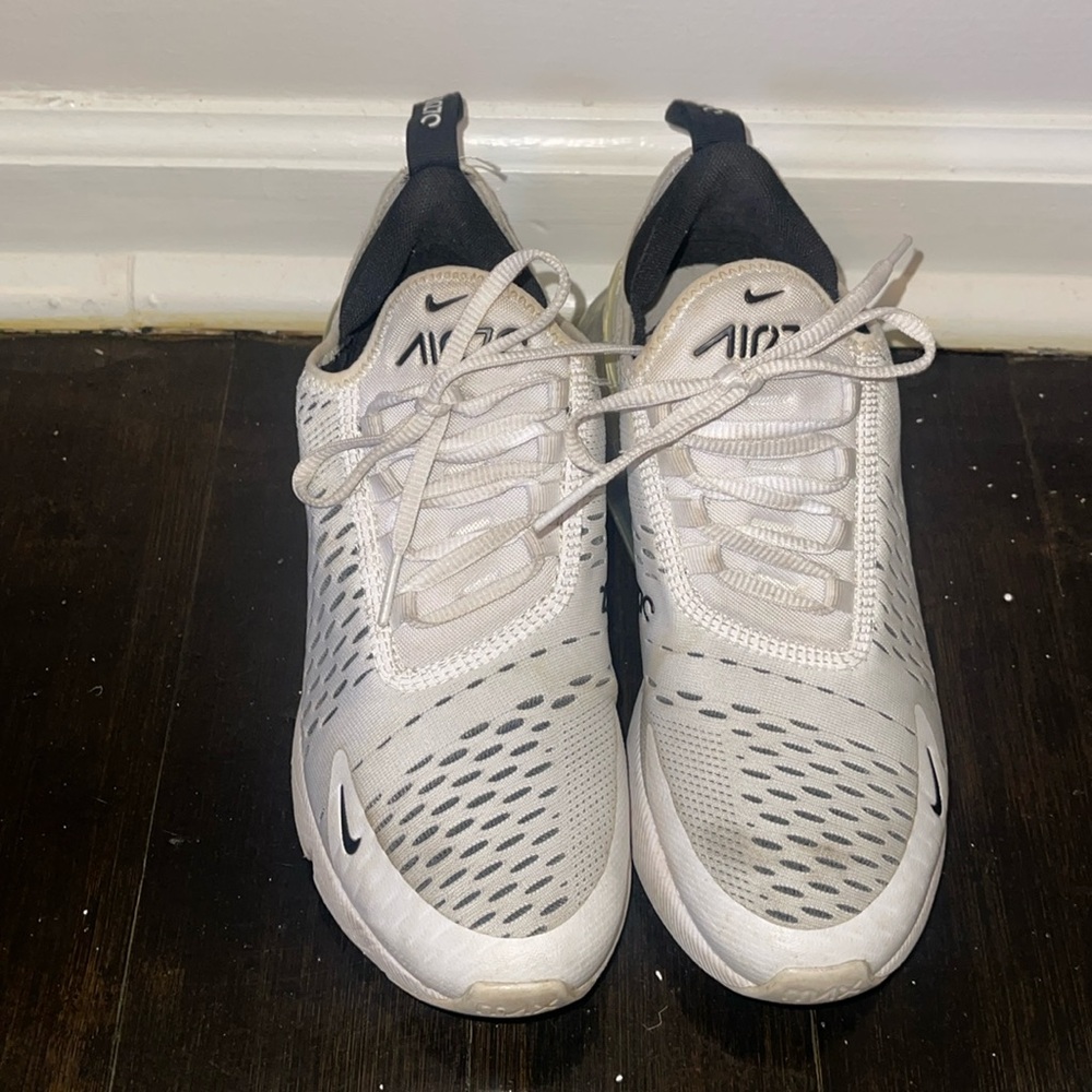 White NIKE Air 270 Women’s